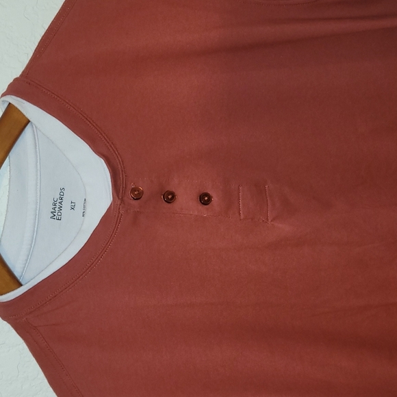 Marc Edwards short sleeve top Size XLT - Picture 2 of 4